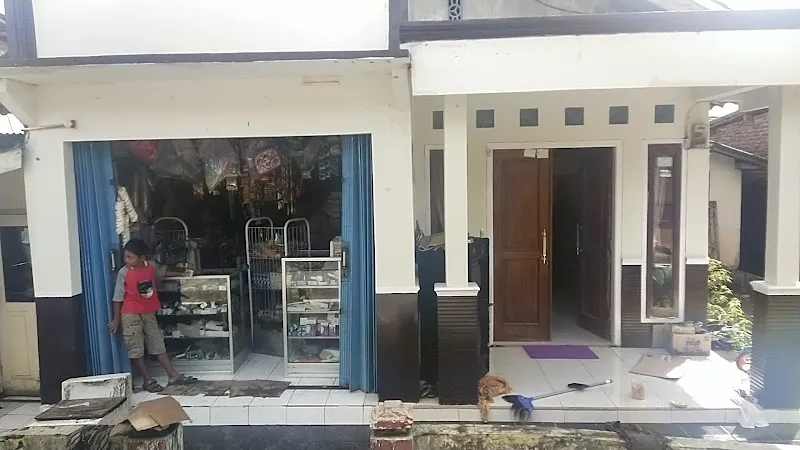 Bambang Kaliwedi: Pusat Grosir & Eceran yang Menemani Keseharian Warga Kebasen